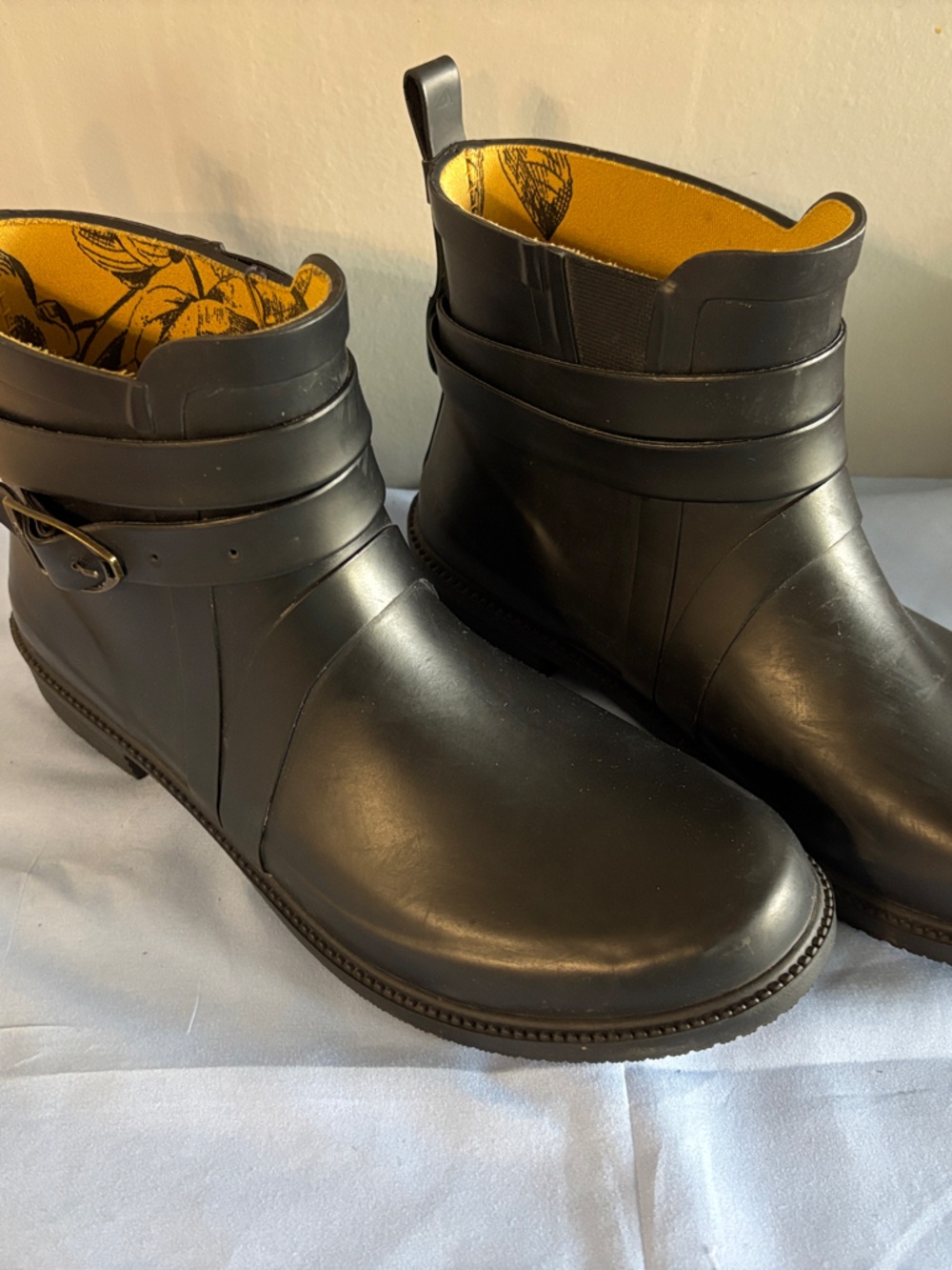 Joules Black Chelsea-Style Rain Boots with Yellow Pattern Lining